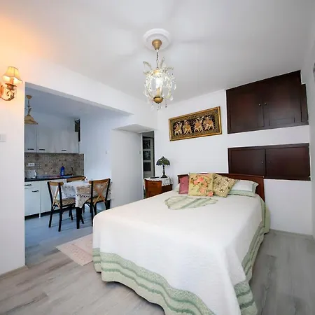 Апартаменты Central Studio Near Beach In Bodrum Бодрум