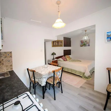 Central Studio Near Beach In Bodrum Бодрум